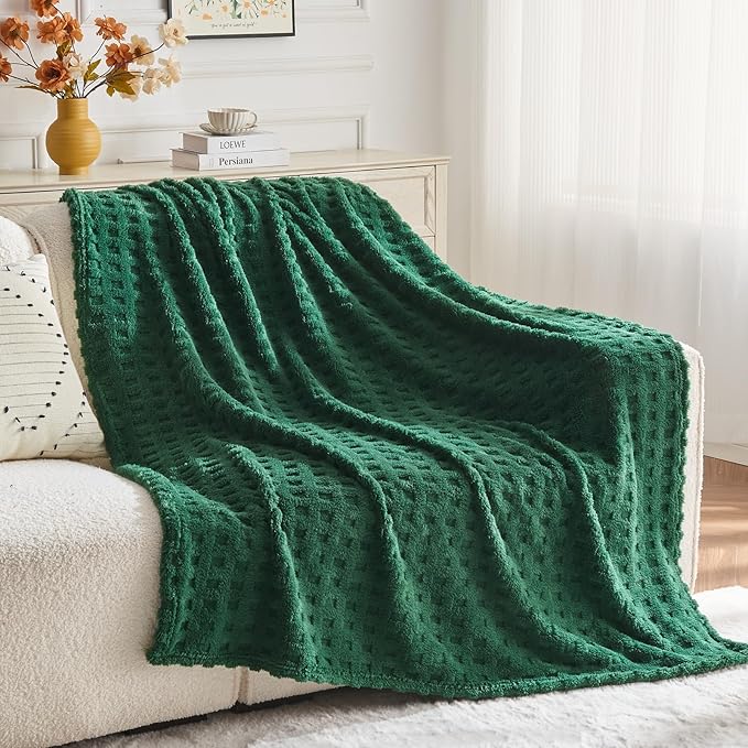 NEWCOSPLAY Super Soft King Blanket Green Premium Silky Flannel Fleece 3D Waffle Checkered Lightweight Bed Blanket All Season Use (Dark Green, King(90"x110"))