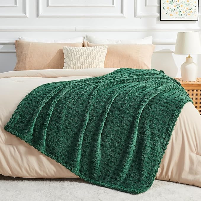 NEWCOSPLAY Super Soft King Blanket Green Premium Silky Flannel Fleece 3D Waffle Checkered Lightweight Bed Blanket All Season Use (Dark Green, King(90"x110"))