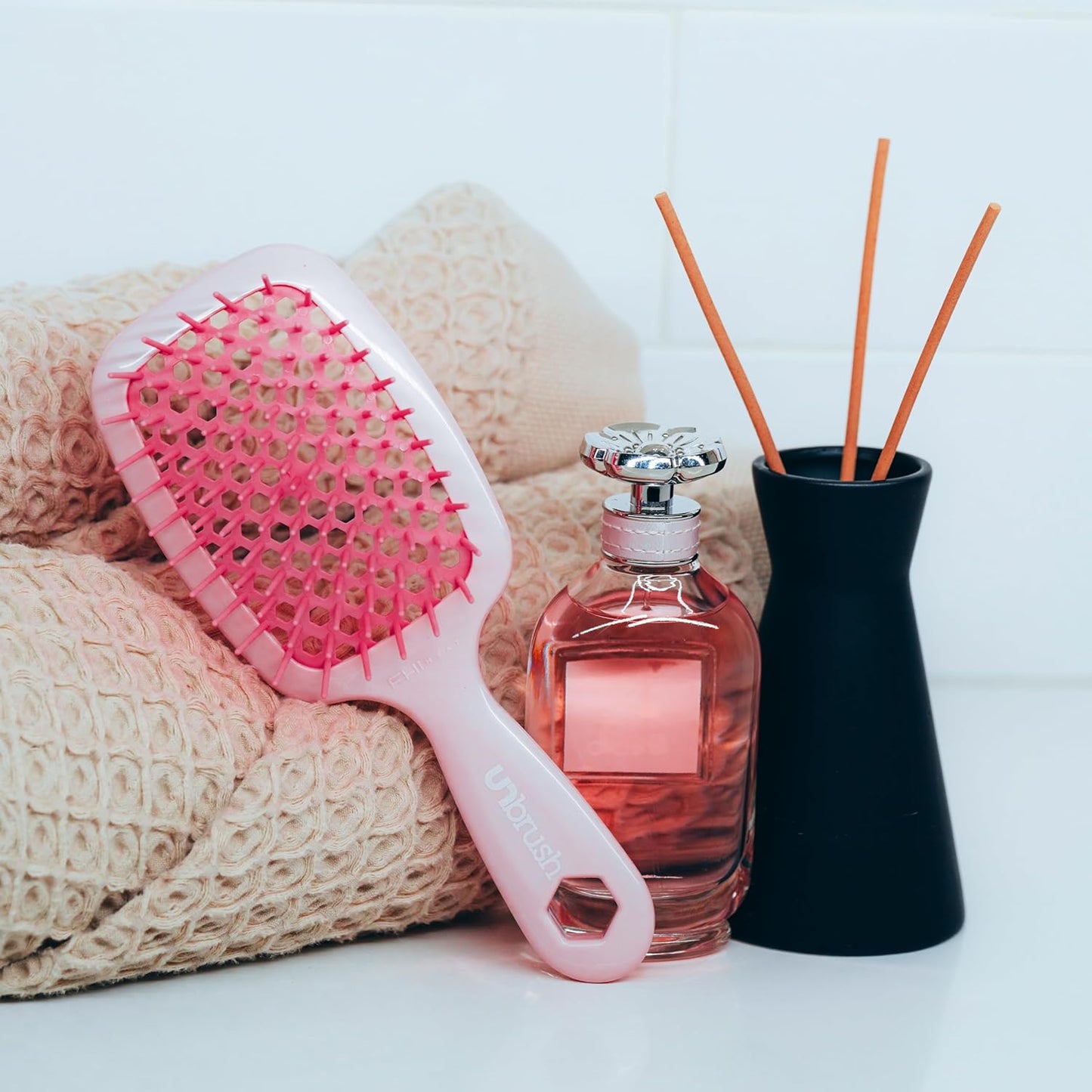 FHI Heat UNbrush Detangling Brush | Pain-Free for All Hair Types | Lightweight & Durable