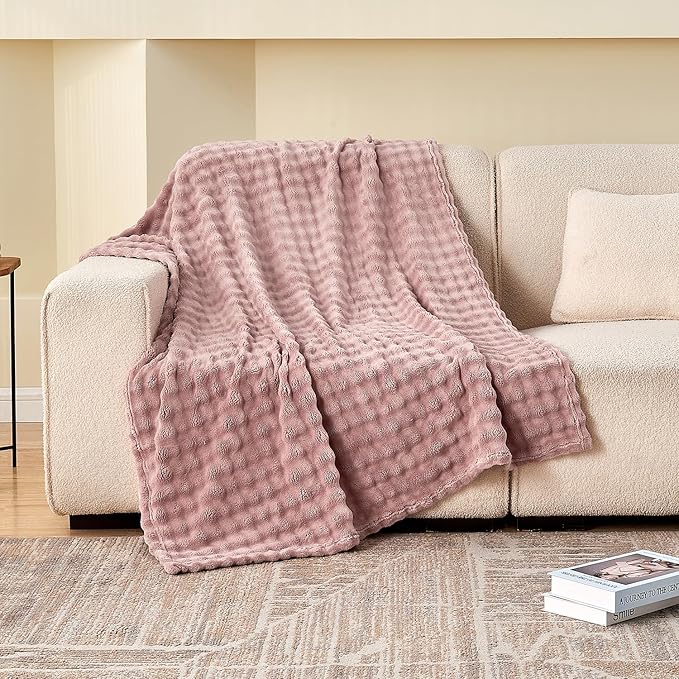 SOCHOW Dusty Pink Bubble Fleece Blanket for Couch, Super Soft Cozy Cute Throw Blanket for Women, Decorative Fuzzy Flannel Blanket, 60 x 80 Inches