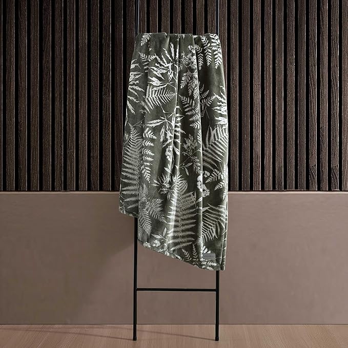 Eddie Bauer - Twin Blanket, Ultra Plush Bedding, Lightweight Home Decor for All Seasons (Fern Garden Green, Twin)