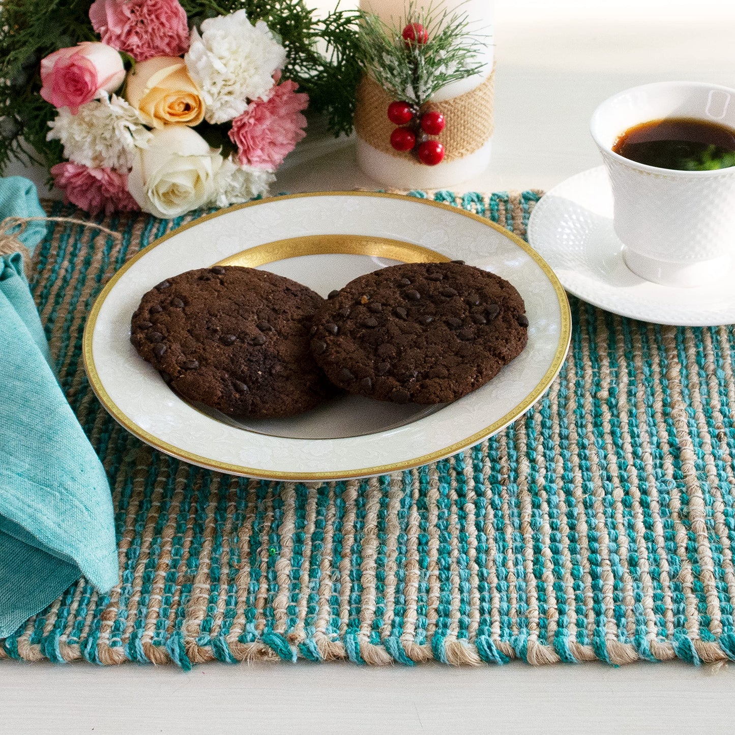 Chardin home | Natural Jute Placemats Set of 4 | 13x19 Inch. Rustic Farmhouse Place mats | Table mats Colors - Natural Jute and Aqua Turquoise