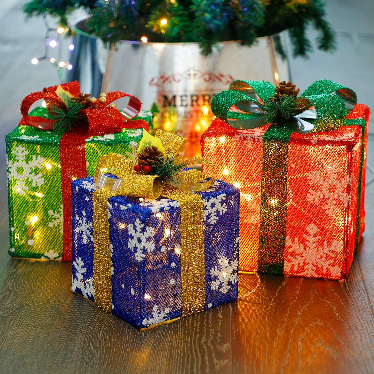 ATDAWN Set of 3 Lighted Gift Boxes Christmas Decorations, Snowflake Present Boxes, Christmas Home Gift Box Decorations